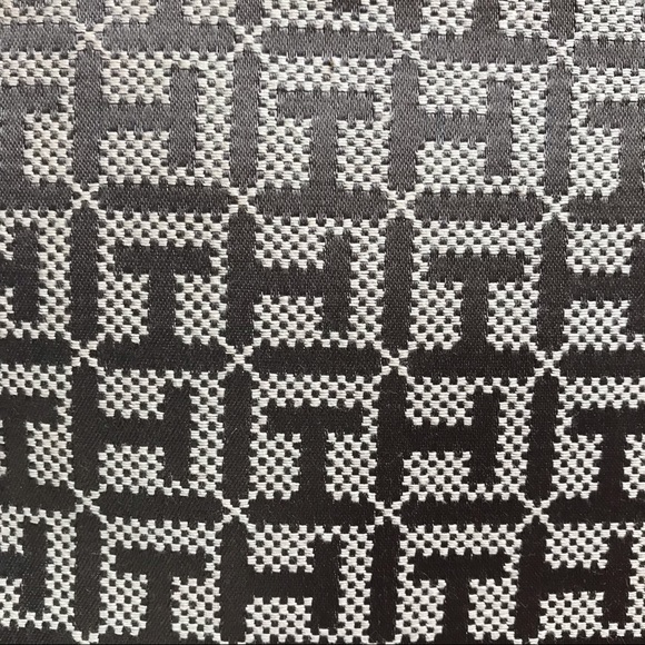 Tommy Hilfiger Tan Brown Crossbody Bag, EUC, 10.5” x 7” - Picture 9 of 13